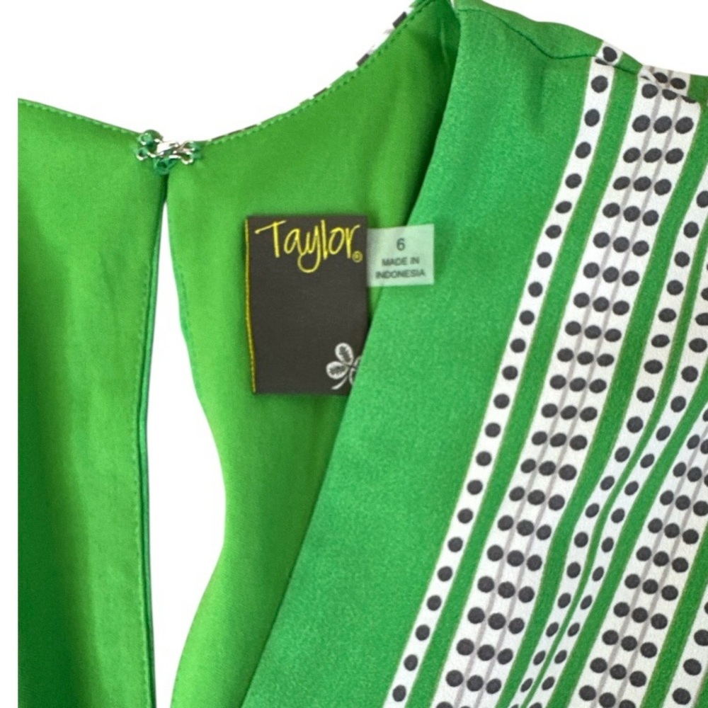 Taylor Printed V Neck Short‎ Sleeve Smocked Waist Ruffle Hemmed Dress Size 6 - Picture 6 of 8